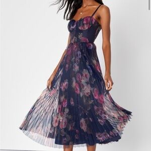 NWT Large Lulus Midi Floral pleated dress
